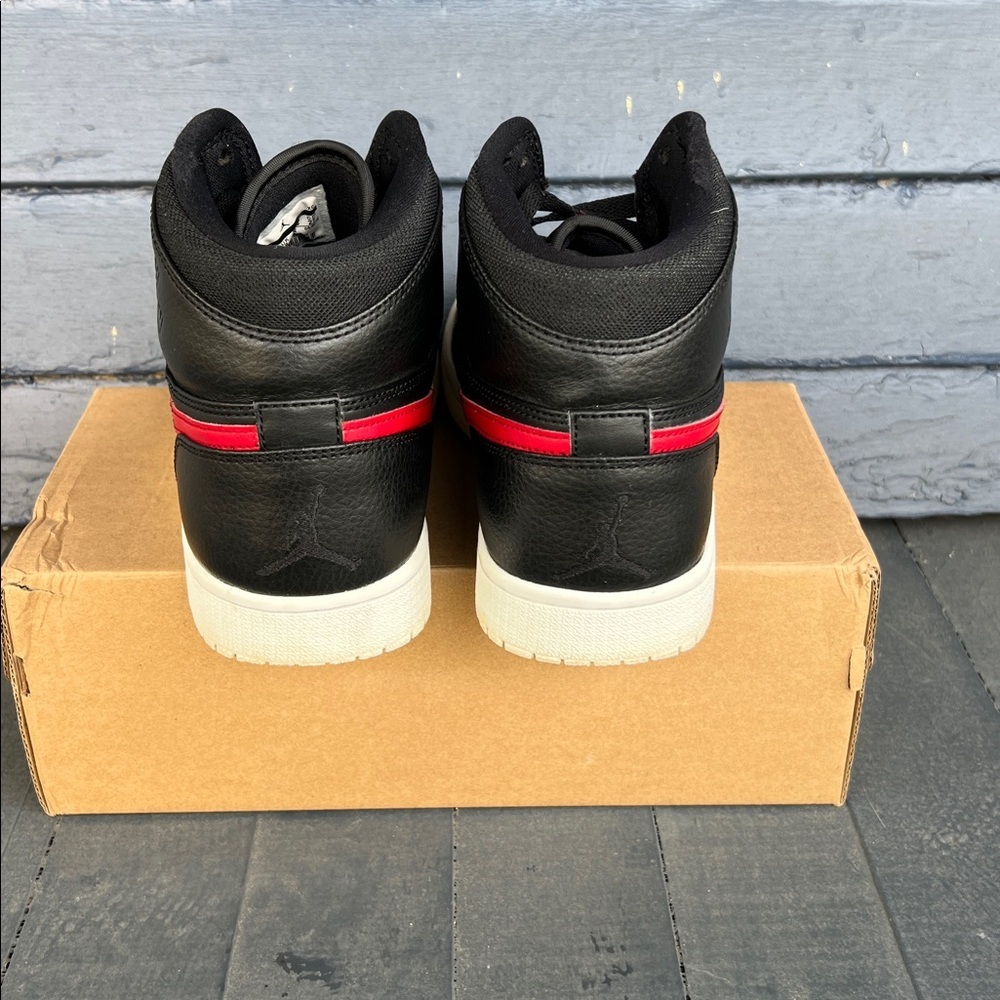 2015 Nike Air Jordan 1 Retro High GS Rare Air Bred Sneakers - Picture 6 of 7